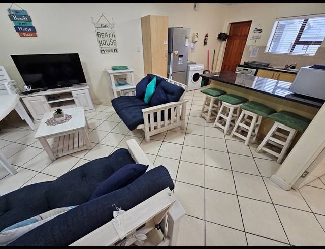 2 BEDROOM APARTMENT FOR SALE IN HARTENBOS CENTRAL
